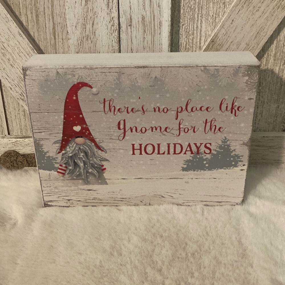 Distressed There’s no place like Gnome for the Holidays Tabletop Sign